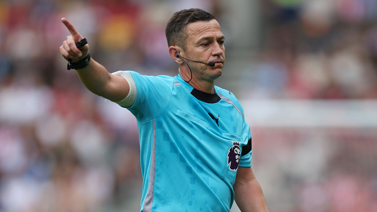 Referee Tony Harrington